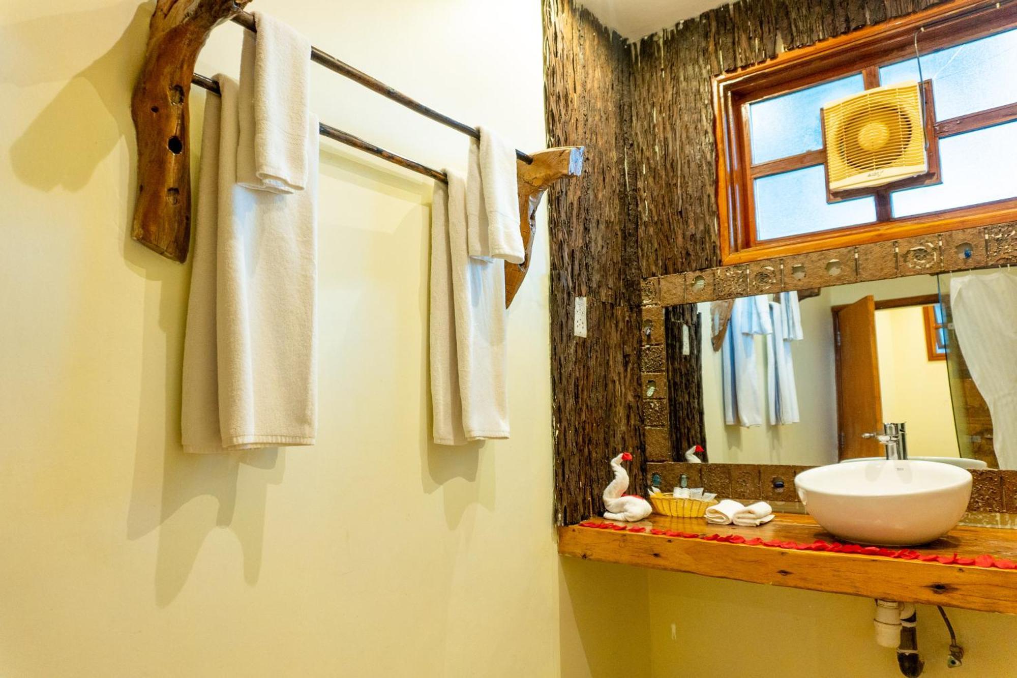 Weru Weru River Lodge Moshi Exterior foto